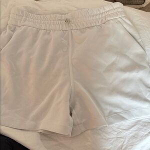 Lululemon Women’s White Elastic-Waist Athletic Shorts